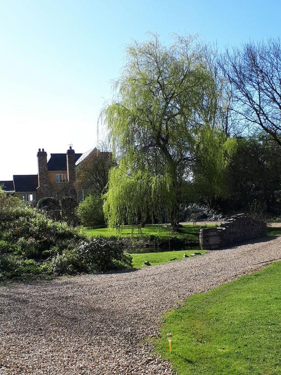 Glyndwr Vineyard Hotel Cowbridge Exterior foto
